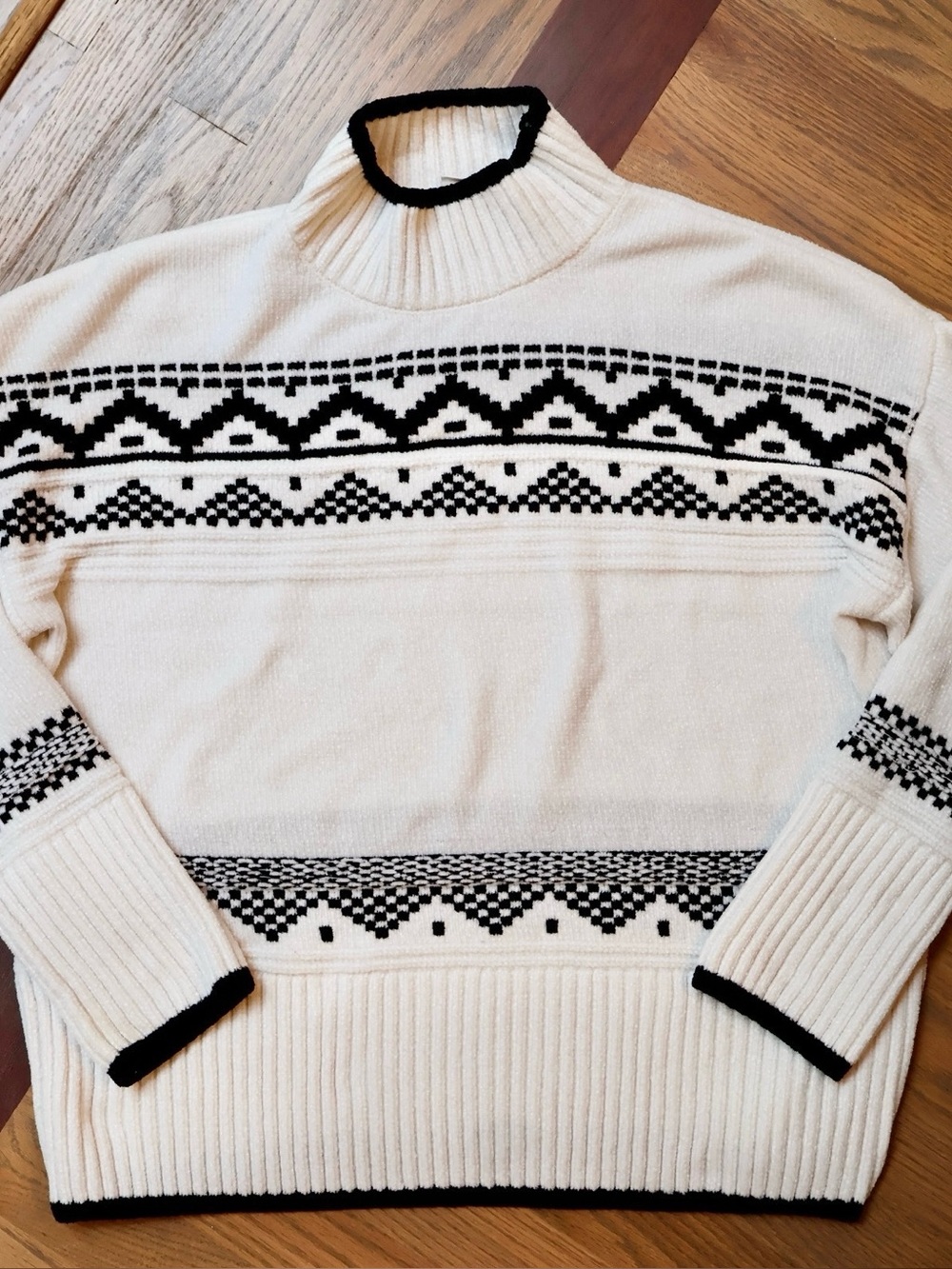 Christian Siriano New York White Black Fair Isle Mock Neck Sweater Size Large - Picture 7 of 8